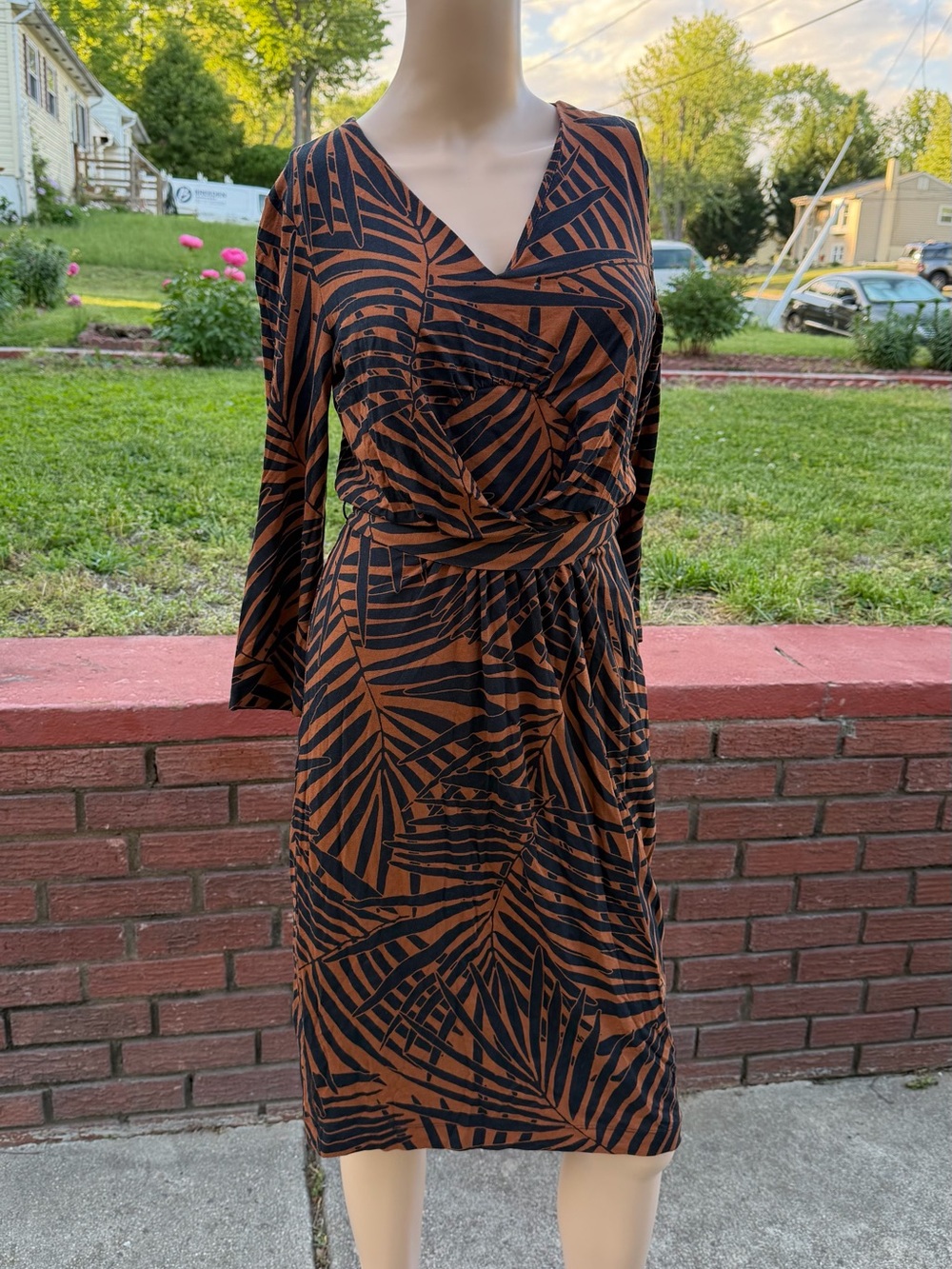 Hobbs London Brown and Black Leaf-Print Long Sleeve Wrap Dress Size 6